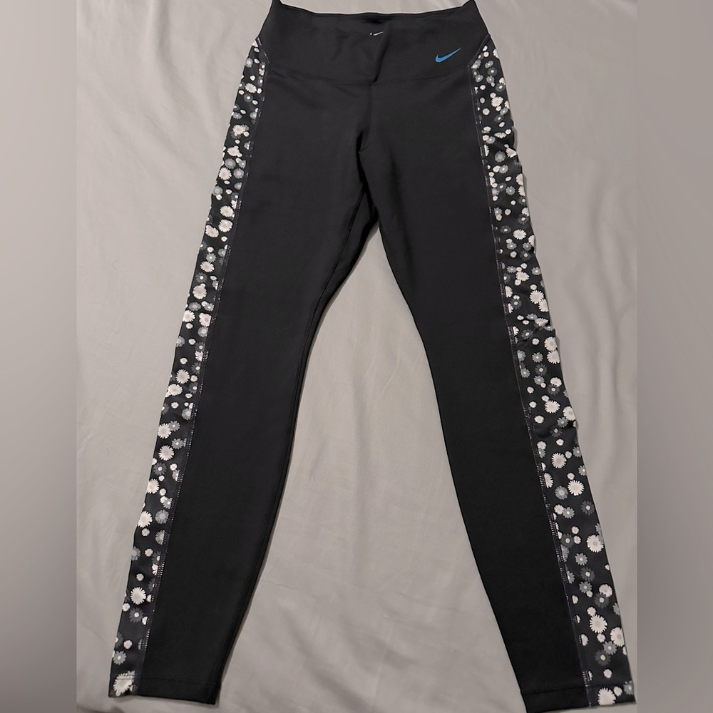 Black Nike dri-fit leggings​
